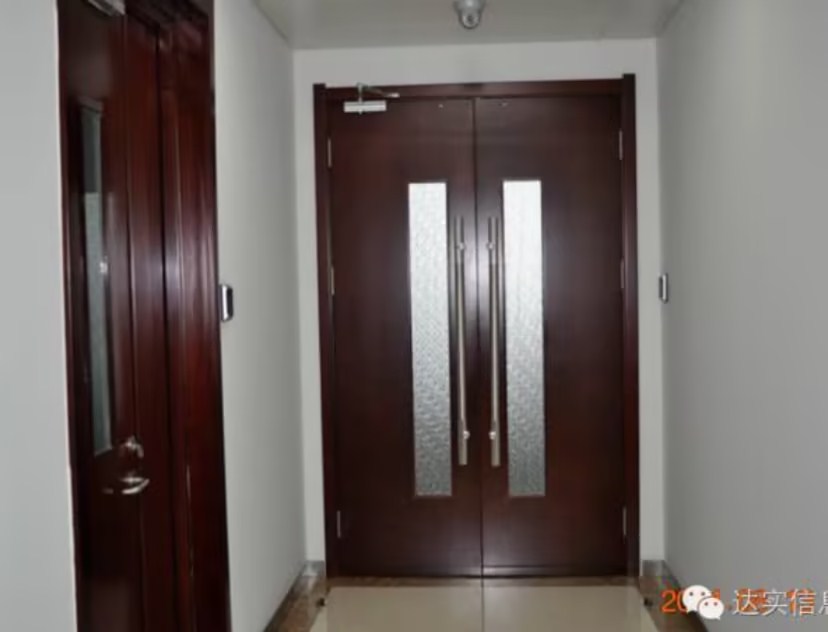 �й����н��ڹ㳡