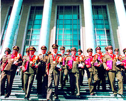 ��򾲺����Ժ